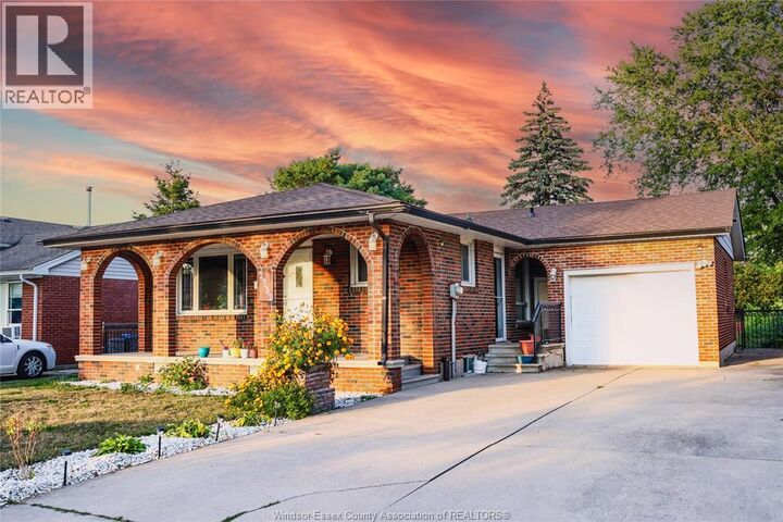 Property Photo:  2732 Armstrong Avenue  ON N8T 2G4 