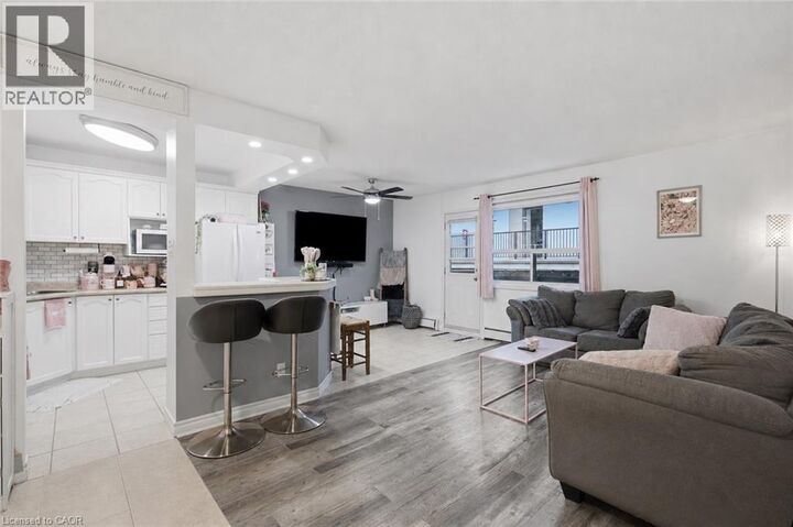 Property Photo:  264 Oakdale Avenue 308  ON L2P 2K4 
