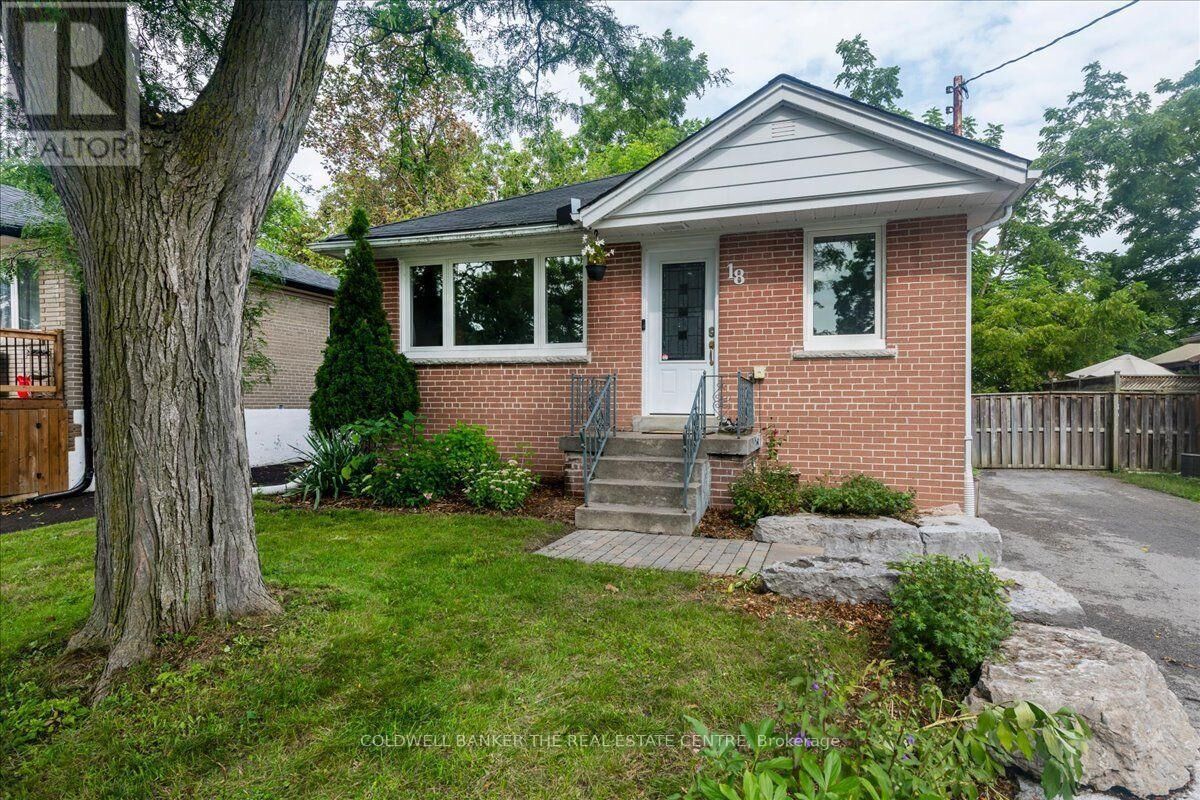 Property Photo:  18 Agnes Street  ON L4M 2S2 