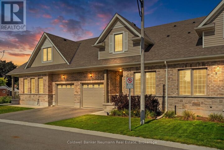 Property Photo:  3 Braida Lane  ON L7J 0B7 