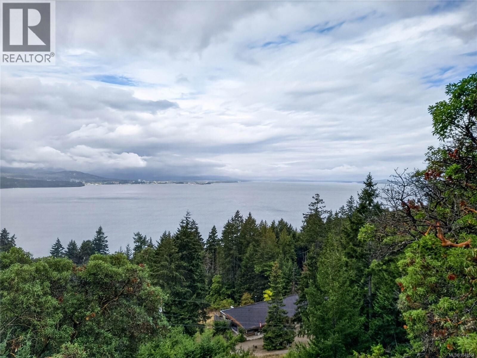 Property Photo: 321 Collins Road BC V8K 2N1
