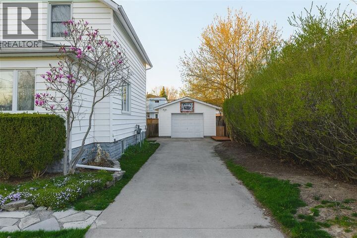 Photo de la propriété:  316 Bright Street  ON N7T 4G2 