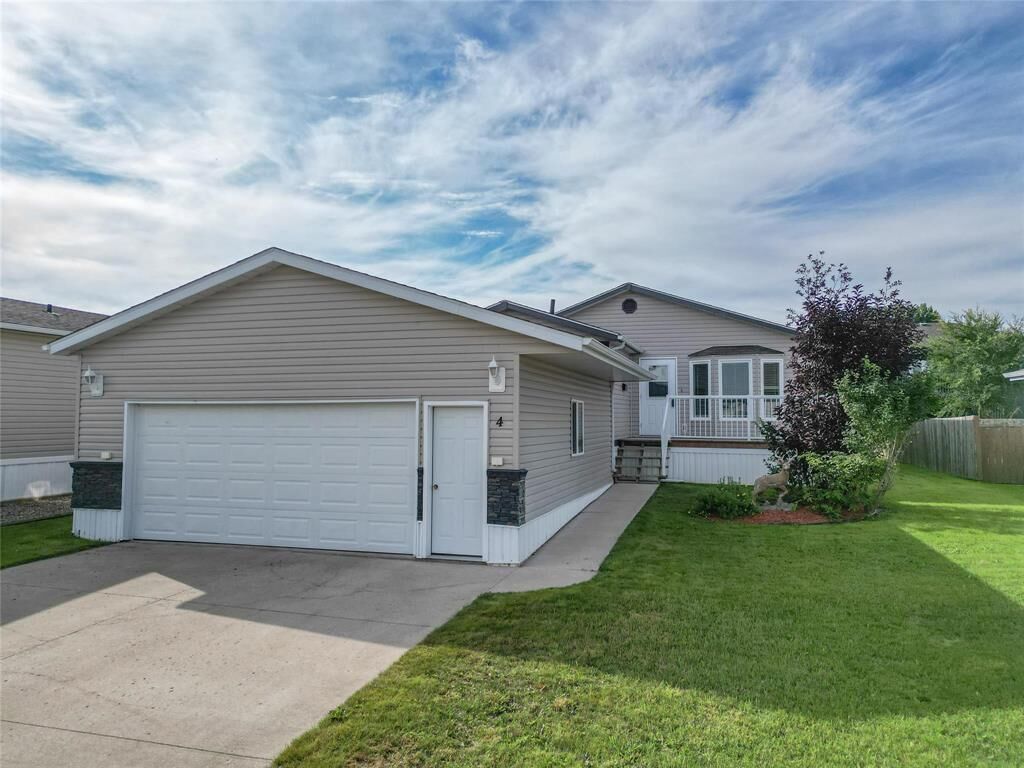 Property Photo:  4 Young Avenue  MB R7A 2L1 