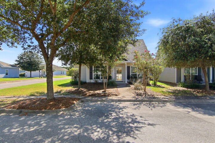 Property Photo:  209 Nelly Street  FL 32439 