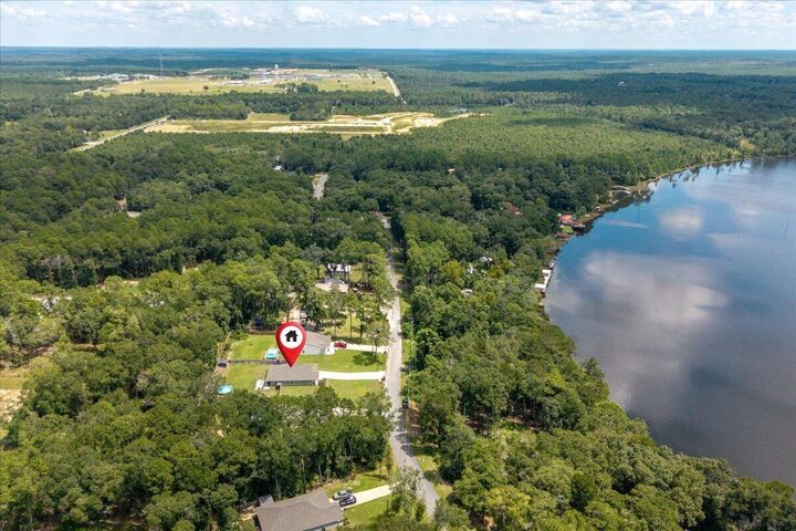 Property Photo: 148 Squirrel Road FL 32433