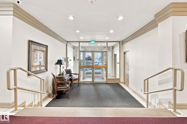 Property Photo: 9835 113 Street NW 1507 AB T5K 1N4
