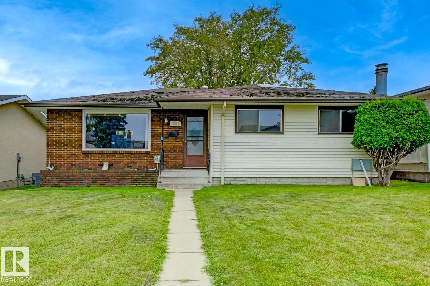 Property Photo:  3211 106 Avenue NW  AB T5W 0C1 