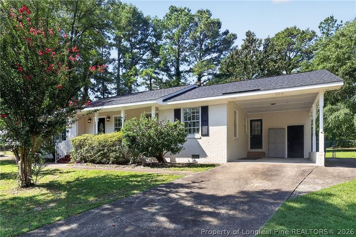 Property Photo:  2817 Trentwood Court  NC 28304 
