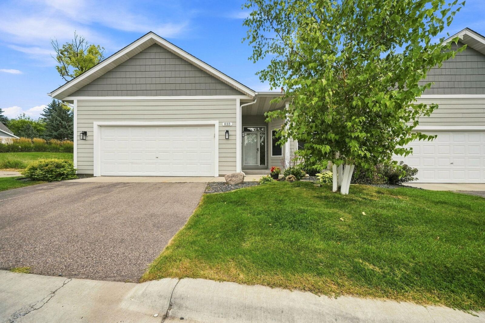 Property Photo:  833 Southcross Drive E  MN 55306 