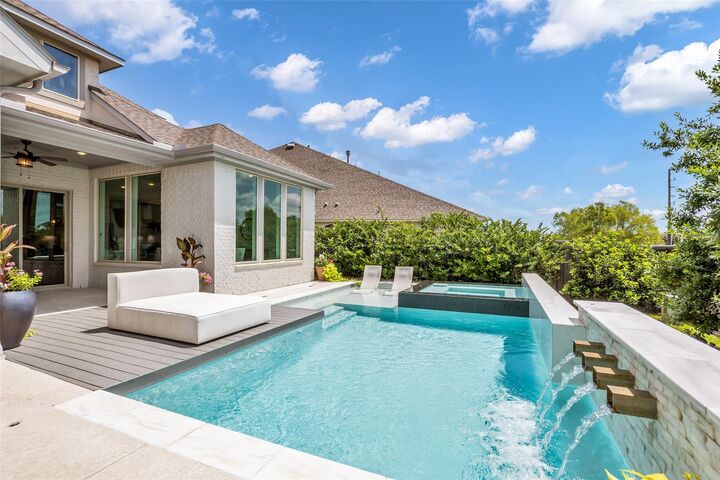Property Photo:  18 Botanical Vista Drive  TX 77375 
