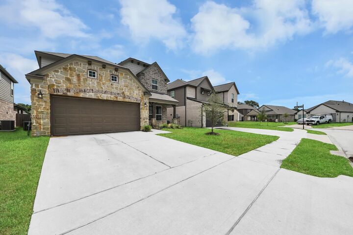 Property Photo: 11610 Glossy Oak Lane TX 77066