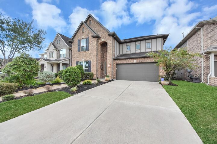 Property Photo: 10139 Deerpark Drive TX 77459