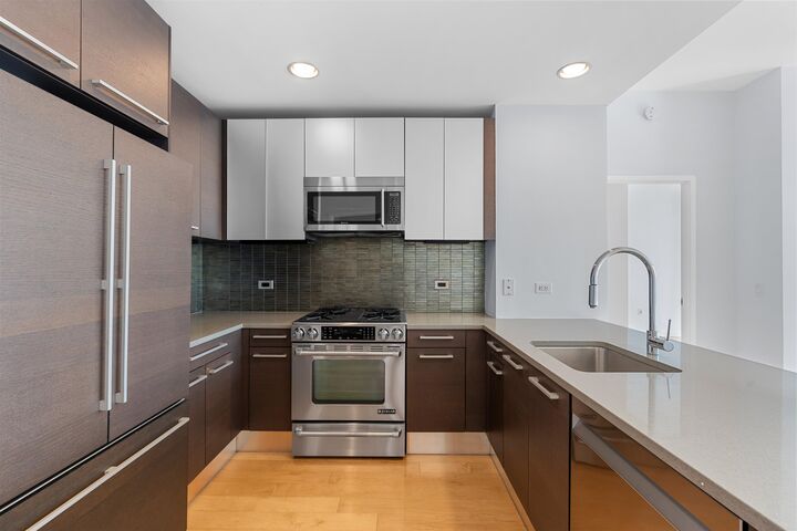 Property Photo:  2 2nd St Ph 4004  NJ 07302 