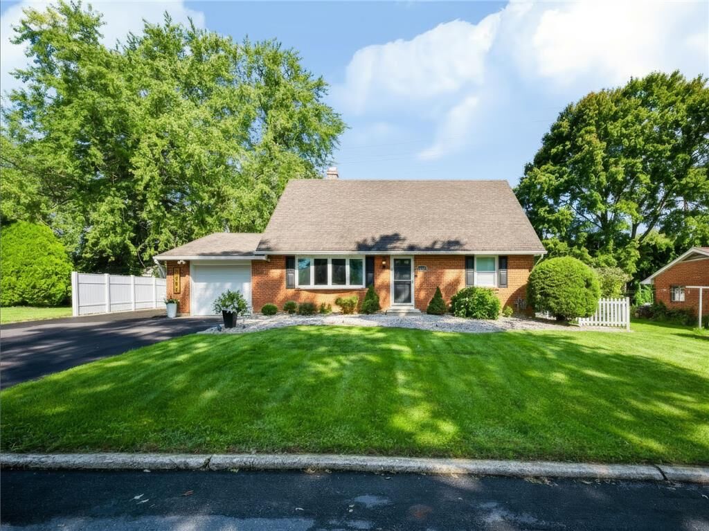 Property Photo: 1242 Walnut Lane PA 18062
