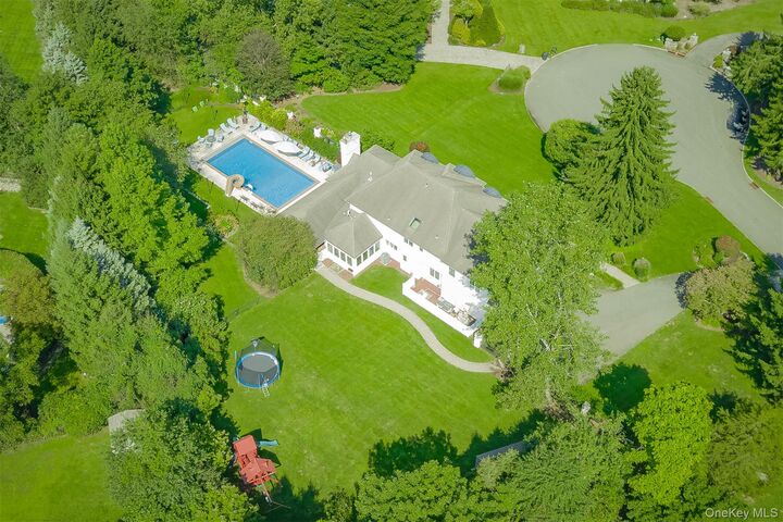 Property Photo: 10 Cobblestone Farm Court NY 10901