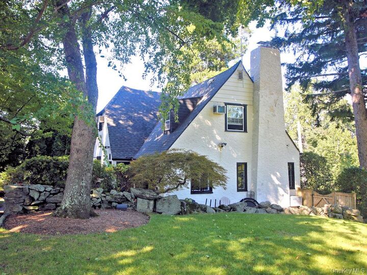 Property Photo:  1315 Langdon Lane  NY 10543 