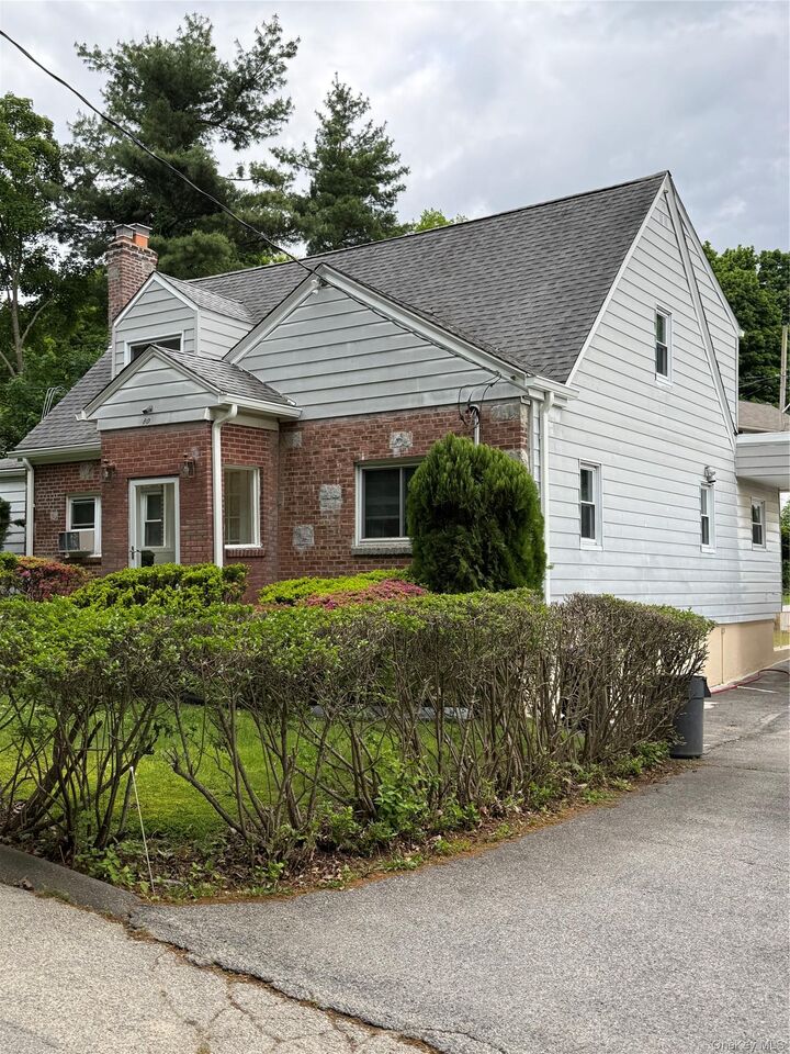 Property Photo:  80 Roberts Lane  NY 10701 