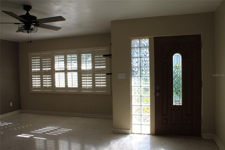 Property Photo:  