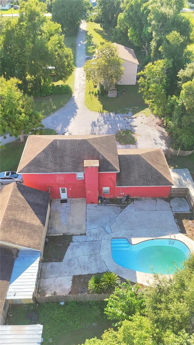 Property Photo: 1208 S Taylor Road FL 33584