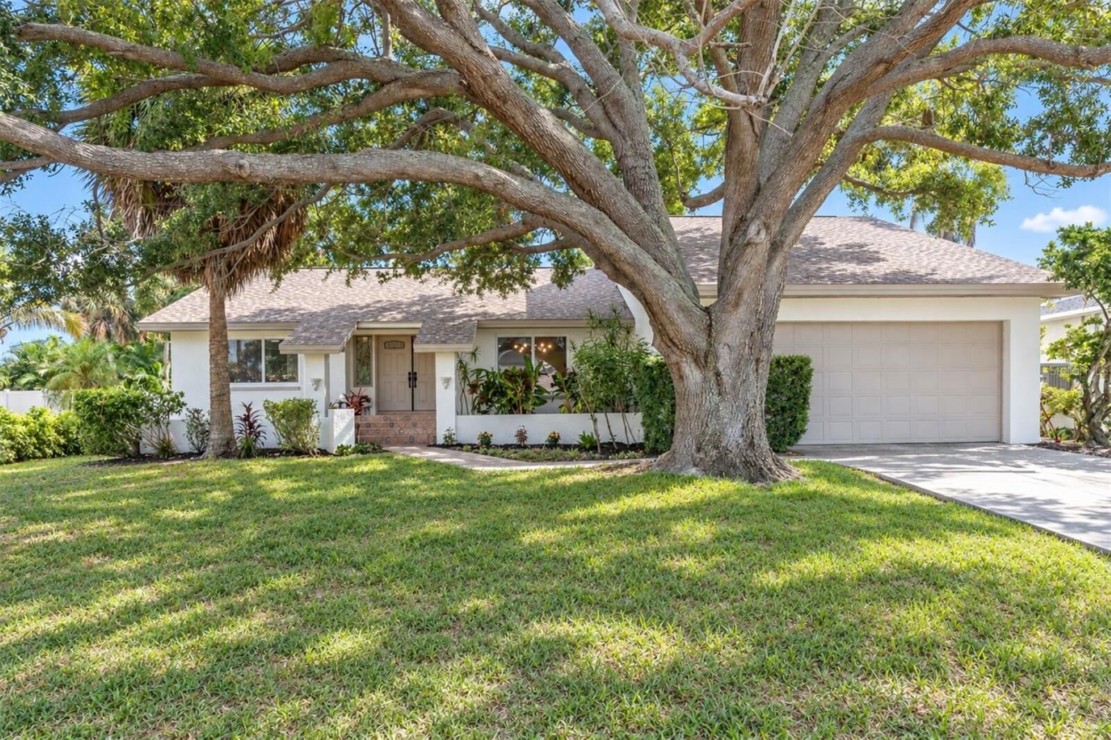 Property Photo: 630 Pinta Drive FL 33715