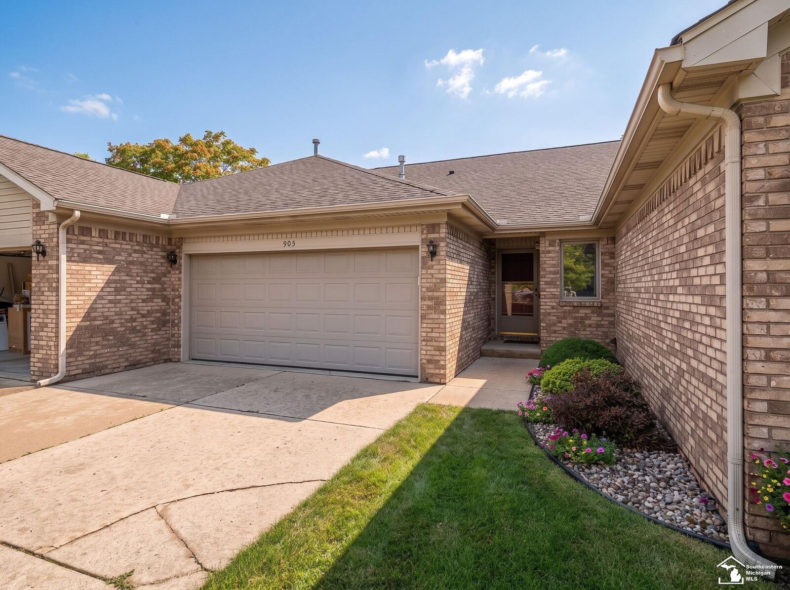 Property Photo:  905 May Drive  MI 48161 