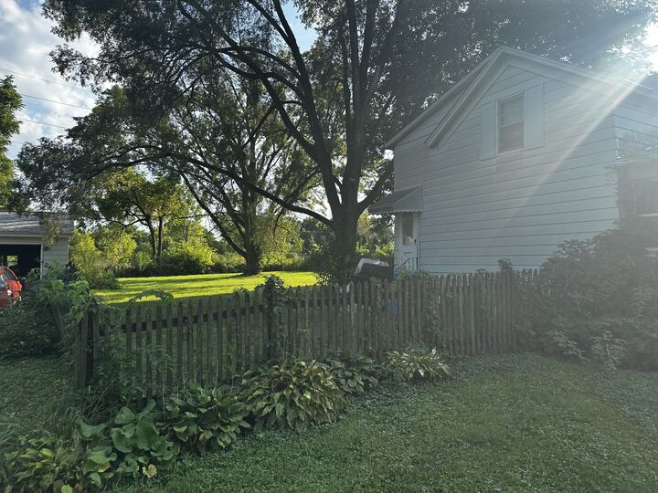 Property Photo:  428 Chalmers Street  IL 60134 