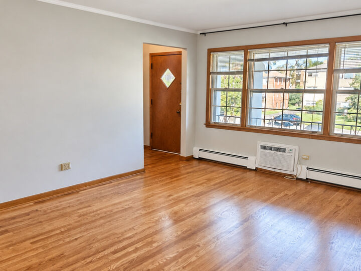 Property Photo: 2000 Parkside Drive 2C IL 60068
