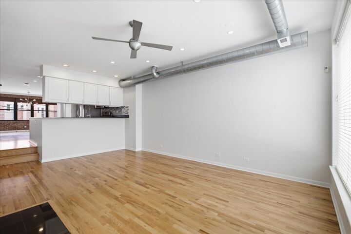 Property Photo:  2943 N Lincoln Avenue 212  IL 60657 