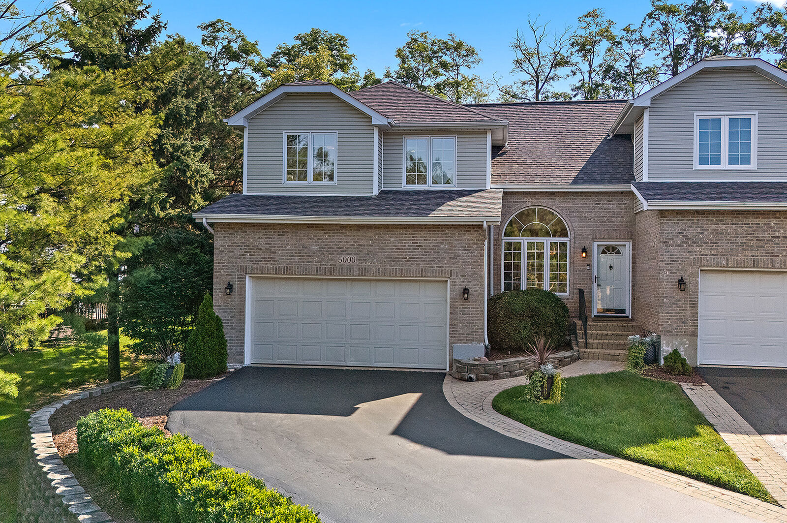 Property Photo:  5000 Vernon Park Place  IL 60532 