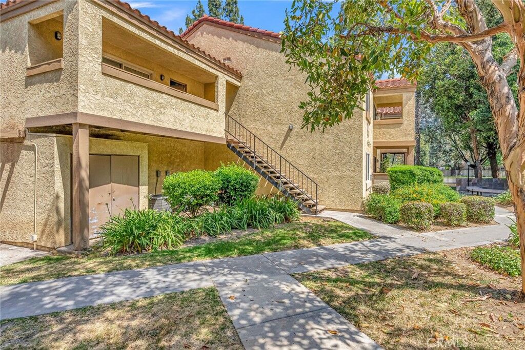 Property Photo: 1140 W Blaine Street 201 CA 92507