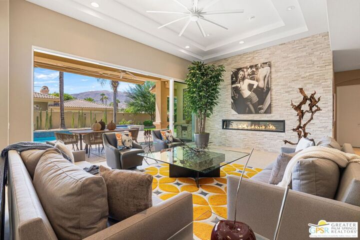 Property Photo:  8 Collegiate Circle  CA 92270 