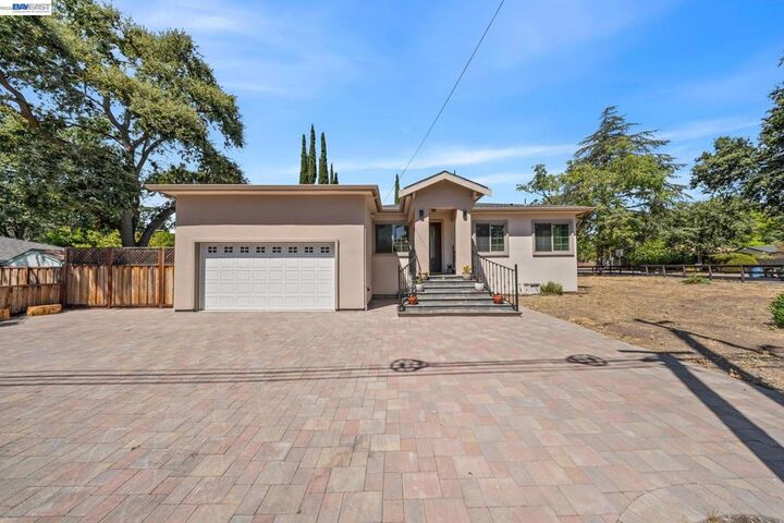 Property Photo: 1069 Homestead Ave CA 94598