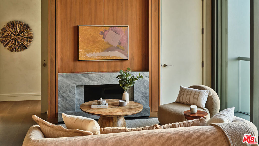 Property Photo:  211 W Elm Court 14C  CA 90067 