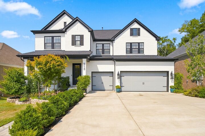 Property Photo:  913 Tynan Way  TN 37135 