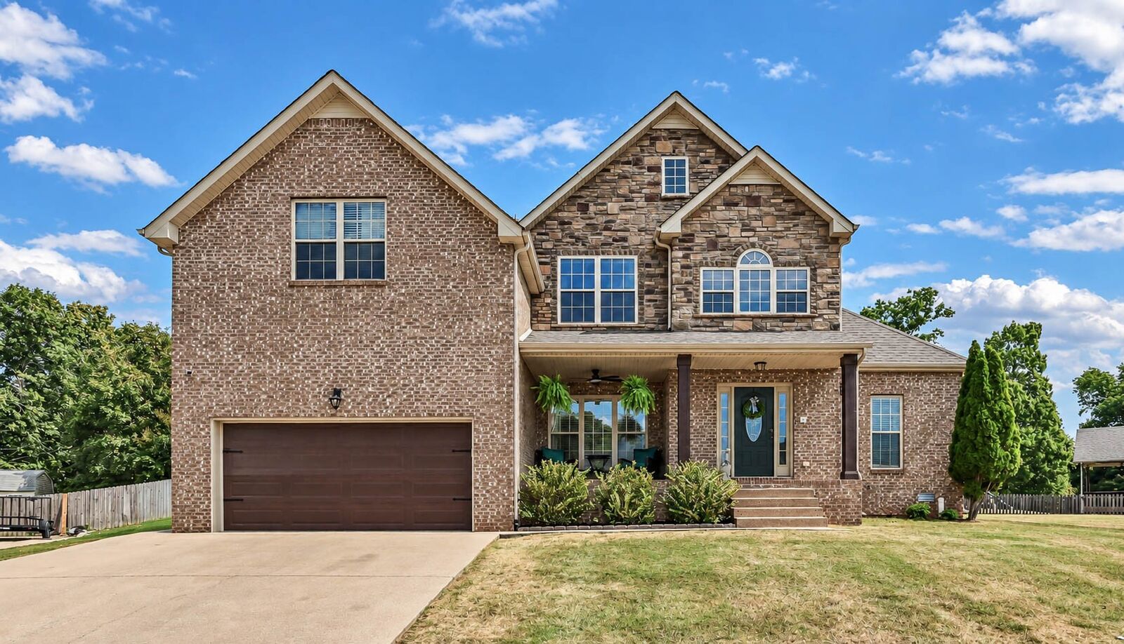 Property Photo: 105 Ridgepoint Ct TN 37040