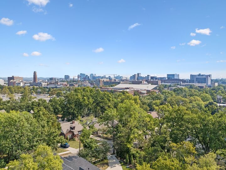 Property Photo:  502 32nd Ave S  TN 37212 