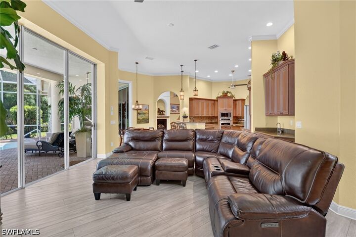 Property Photo: 5771 Dogwood Way FL 34116
