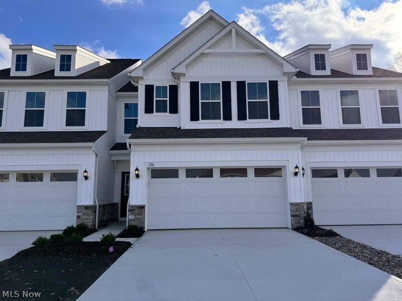 Property Photo: 940-2 Memory Lane OH 44202