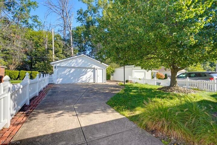 Property Photo:  2918 Park Drive  OH 44134 