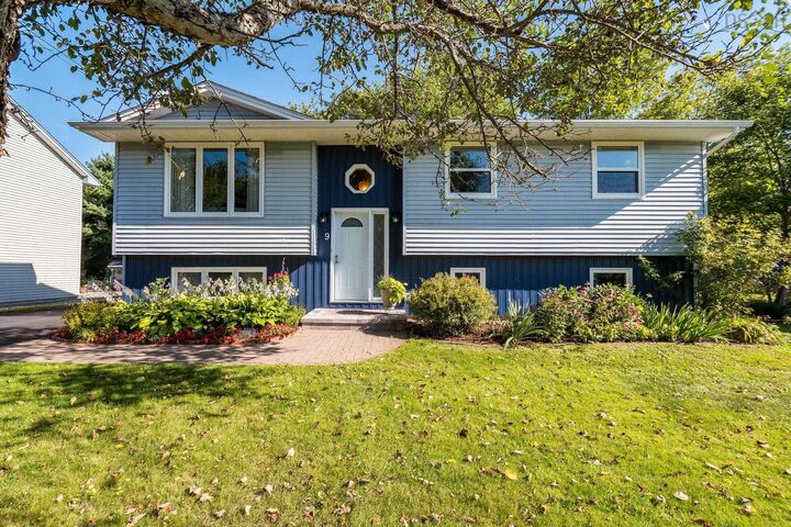 Property Photo:  9 Meadowdale Crescent  NS B3T 1J5 