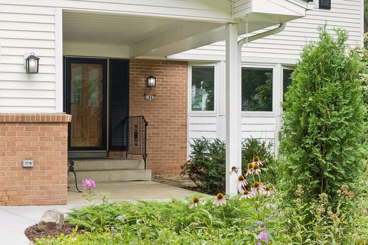 Property Photo:  1460 Trollhagen Drive  MN 55421 