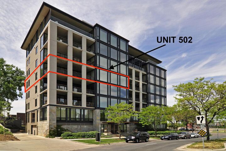 Property Photo: 301 Kenwood Parkway 502 MN 55403