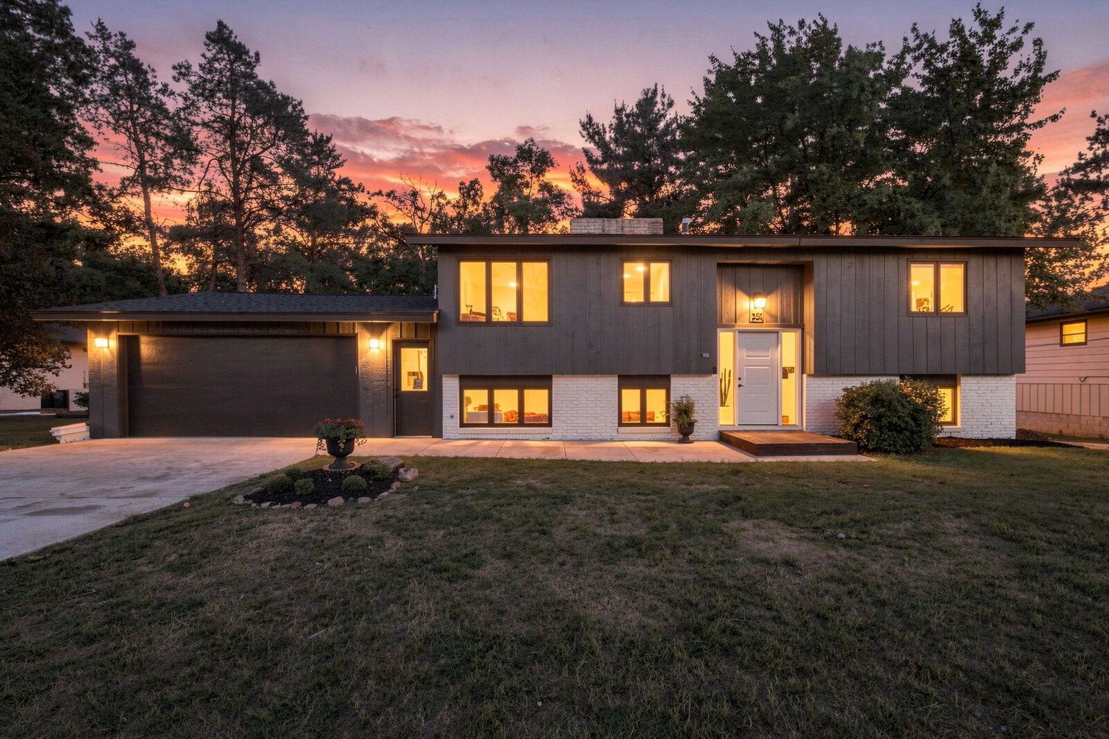 Property Photo: 151 Riverside Street MN 55051