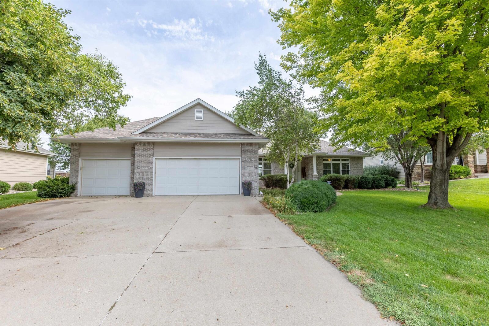 Property Photo:  459 E Sawgrass  SD 57049 