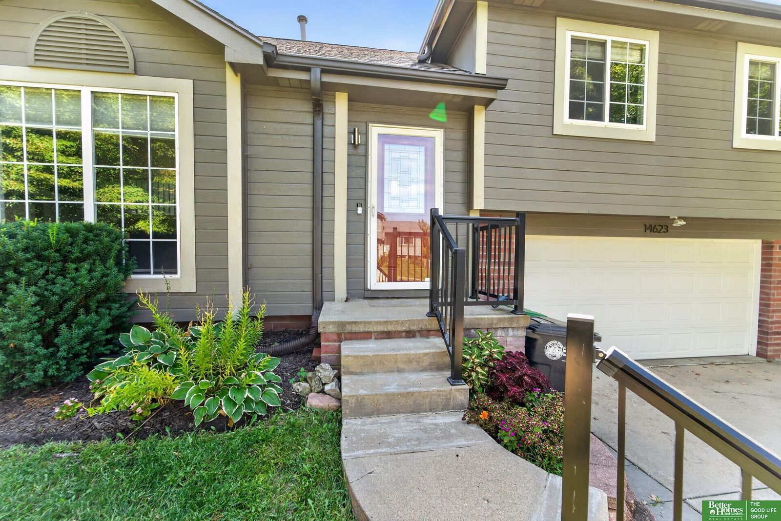Property Photo: 14623 Larimore Avenue NE 68116