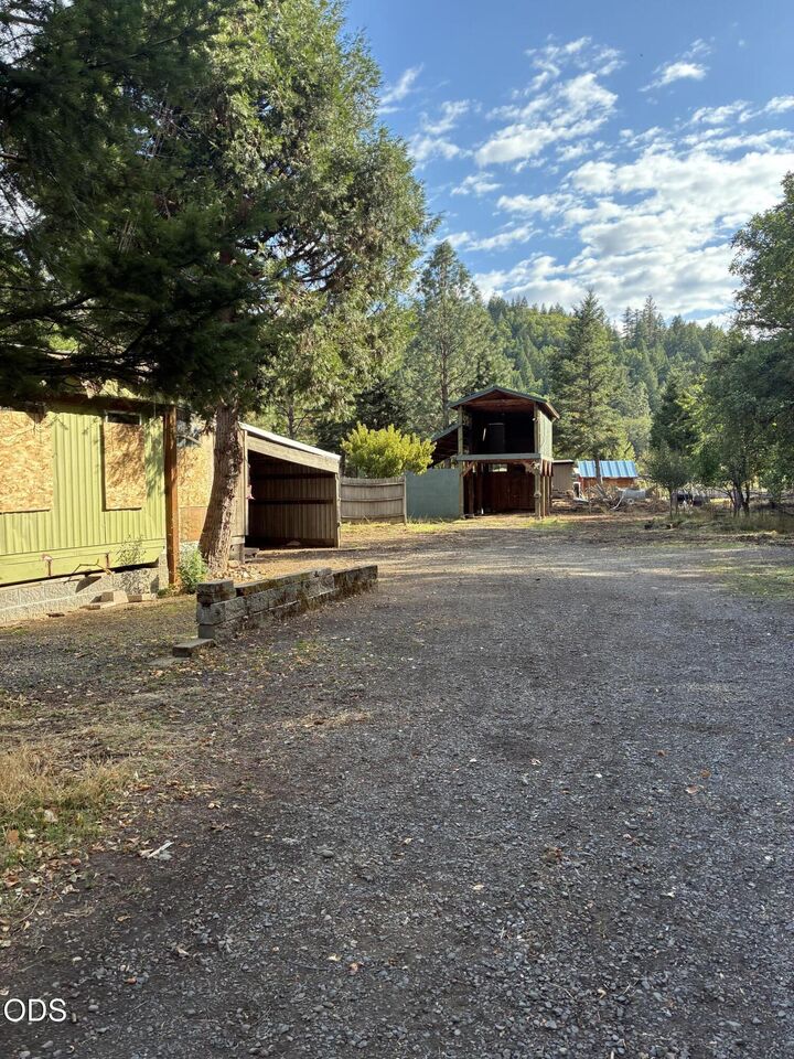 Property Photo:  21833 Antioch Road  OR 97503 
