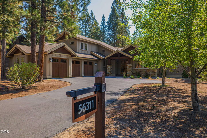 Property Photo:  56311 Fireglass Loop  OR 97707 