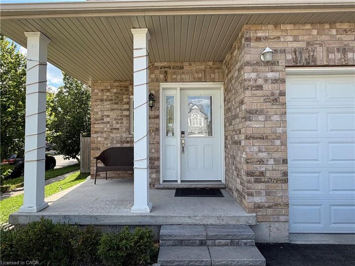 Property Photo:  649 Winterberry Avenue  ON N2V 2X4 