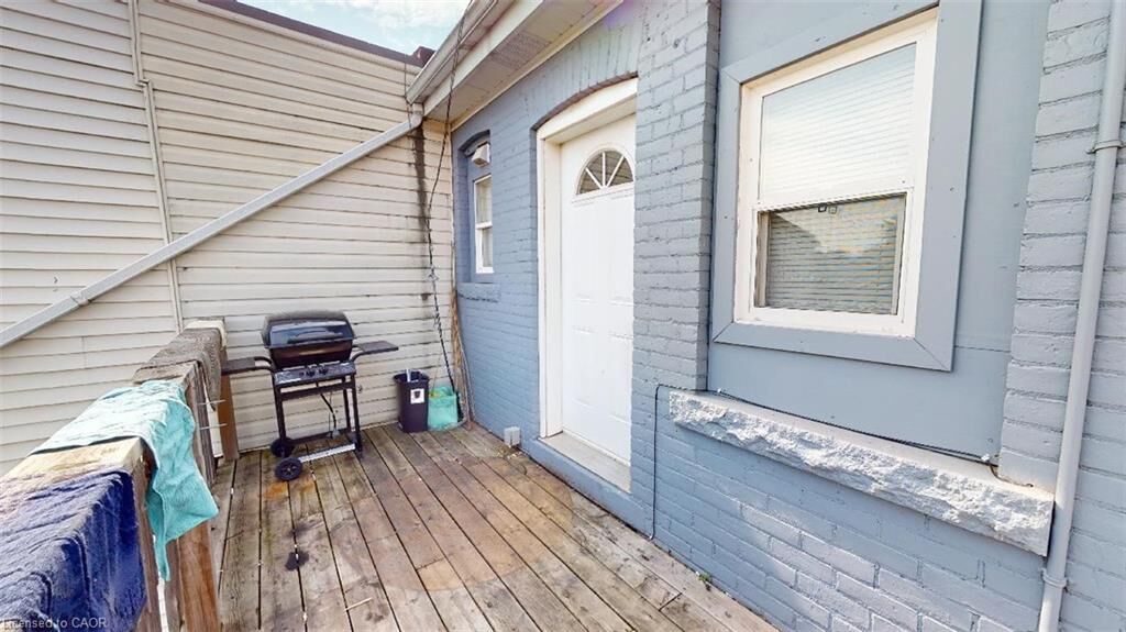 Property Photo:  961 1/2 King Street E  ON L8M 1C3 