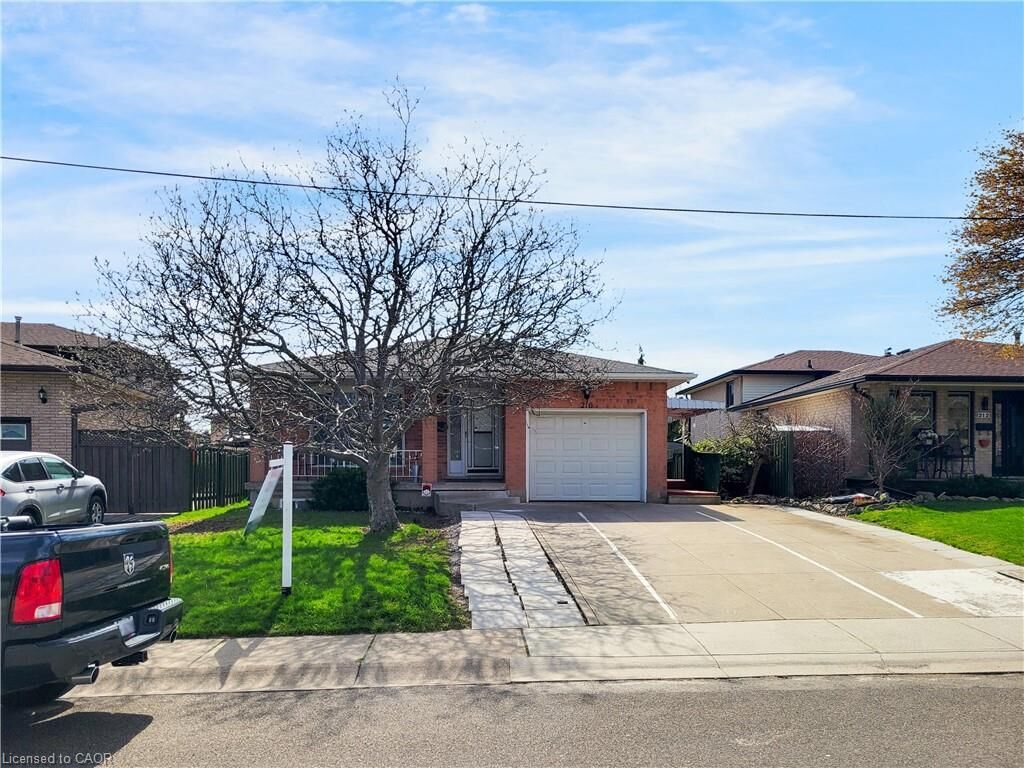 Property Photo:  216 Ravenbury Drive Unit 2  ON L8W 2J1 